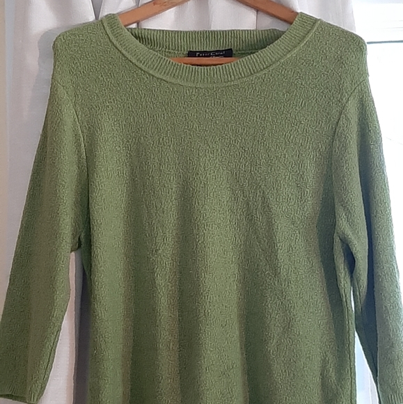 sweater - Picture 3 of 3